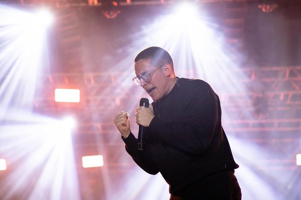 Celebra Barueri reúne milhares de pessoas em noite de música e fé