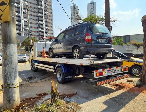 Barueri intensifica fiscalização e remoção de veículos abandonados