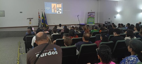 Café com Libras reúne comunidade surda de Barueri para falar sobre empreendedorismo
