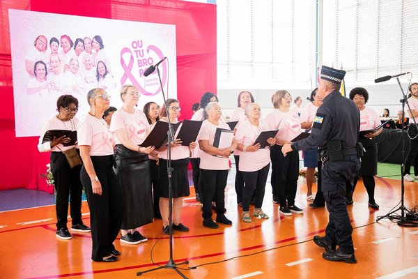 Informação, acesso e acolhimento marcam a abertura do Outubro Rosa 2026 em Barueri