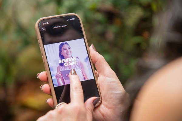 Sebrae e Secretaria da Mulher de Barueri oferecem curso sobre carreira como influenciador digital