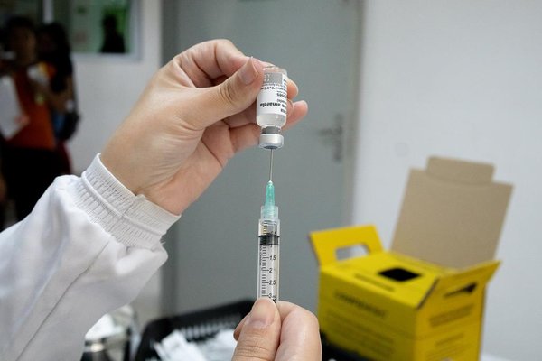 Vacinação nas escolas acontece neste sábado (17) para atualizar cadernetas de alunos e da população