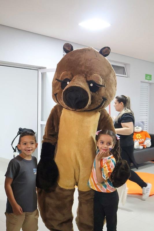 Família comemora Dia das Crianças com festa e distribuição de brinquedos
